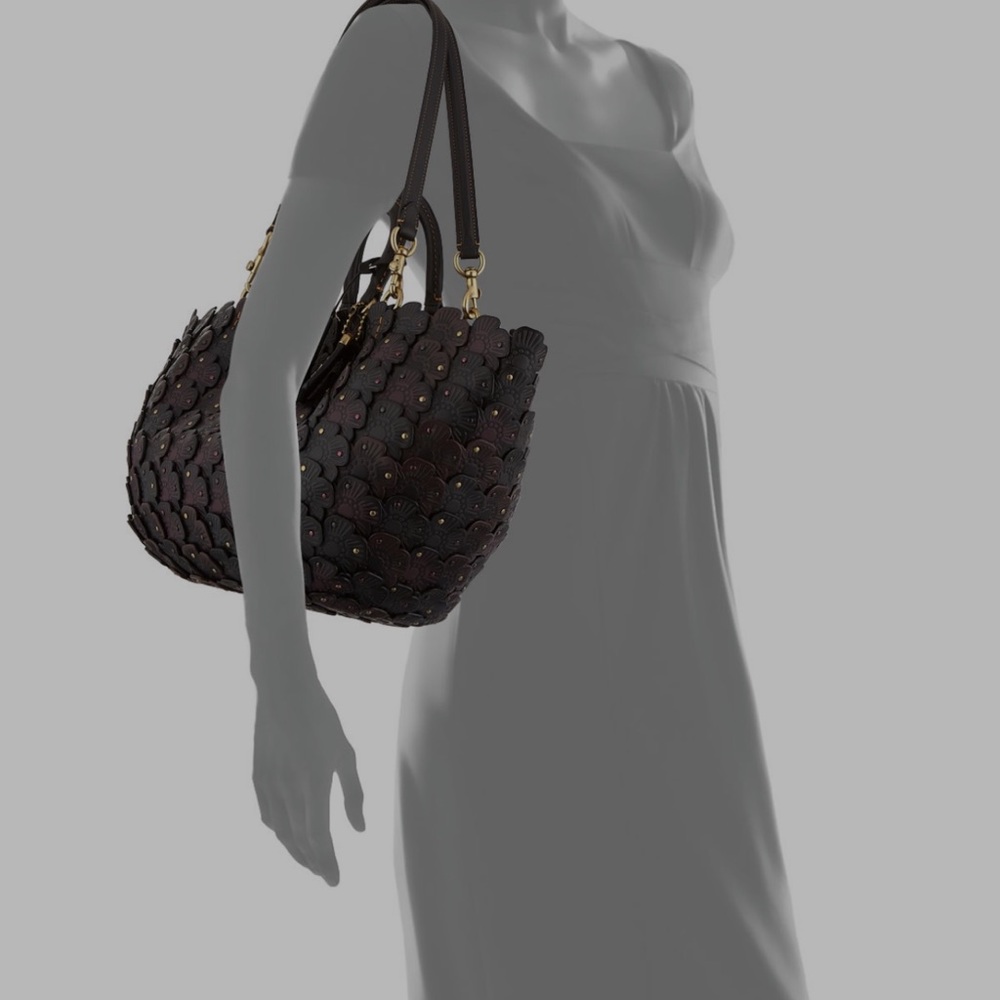 ISO - In Search Of…Coach Tea Rose Basket Bag Black - Picture 2 of 4